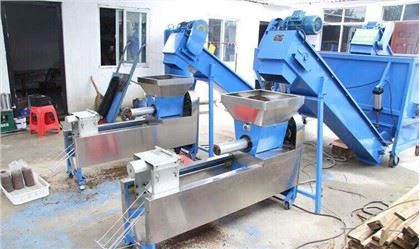 Pytovací stroj na pěstování hub