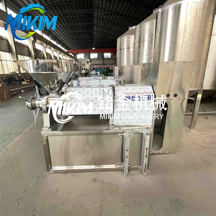 Stroj na extrakci slunečnicového oleje